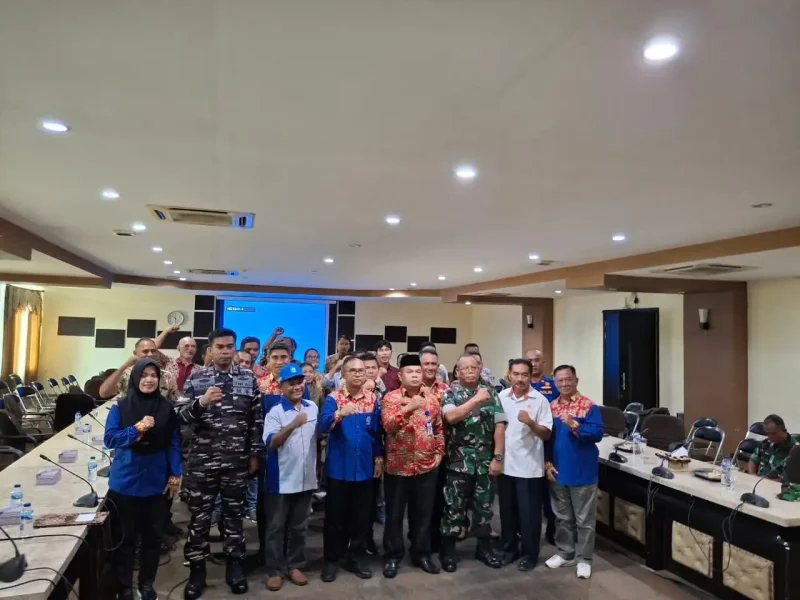 Foto bersama usai pengukuhan PODSI Halmahera Utara.
