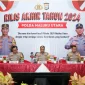 Kapolda Maluku Utara, Irjen Pol Midi Siswoko (tengah), saat menyampaikan rilis akhir tahun 2024. (Istimewa)