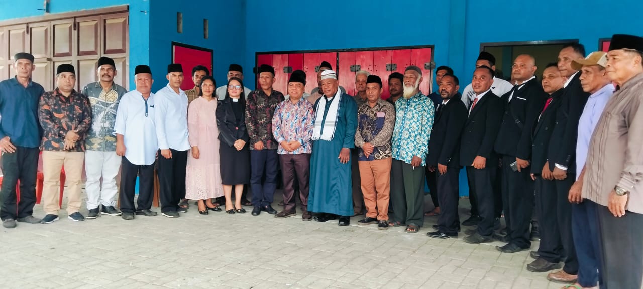 Silaturahim Dengan Tokoh Masyarakat Dua Desa Di Kecamatan Galela Barat, Bupati Halut Sampaikan Ini