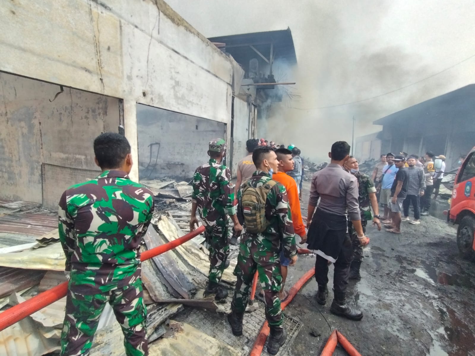 Kerja Sama Yang Baik, TNI-Polri Dan Instansi Terkait Berhasil Padamkan Kobaran Api