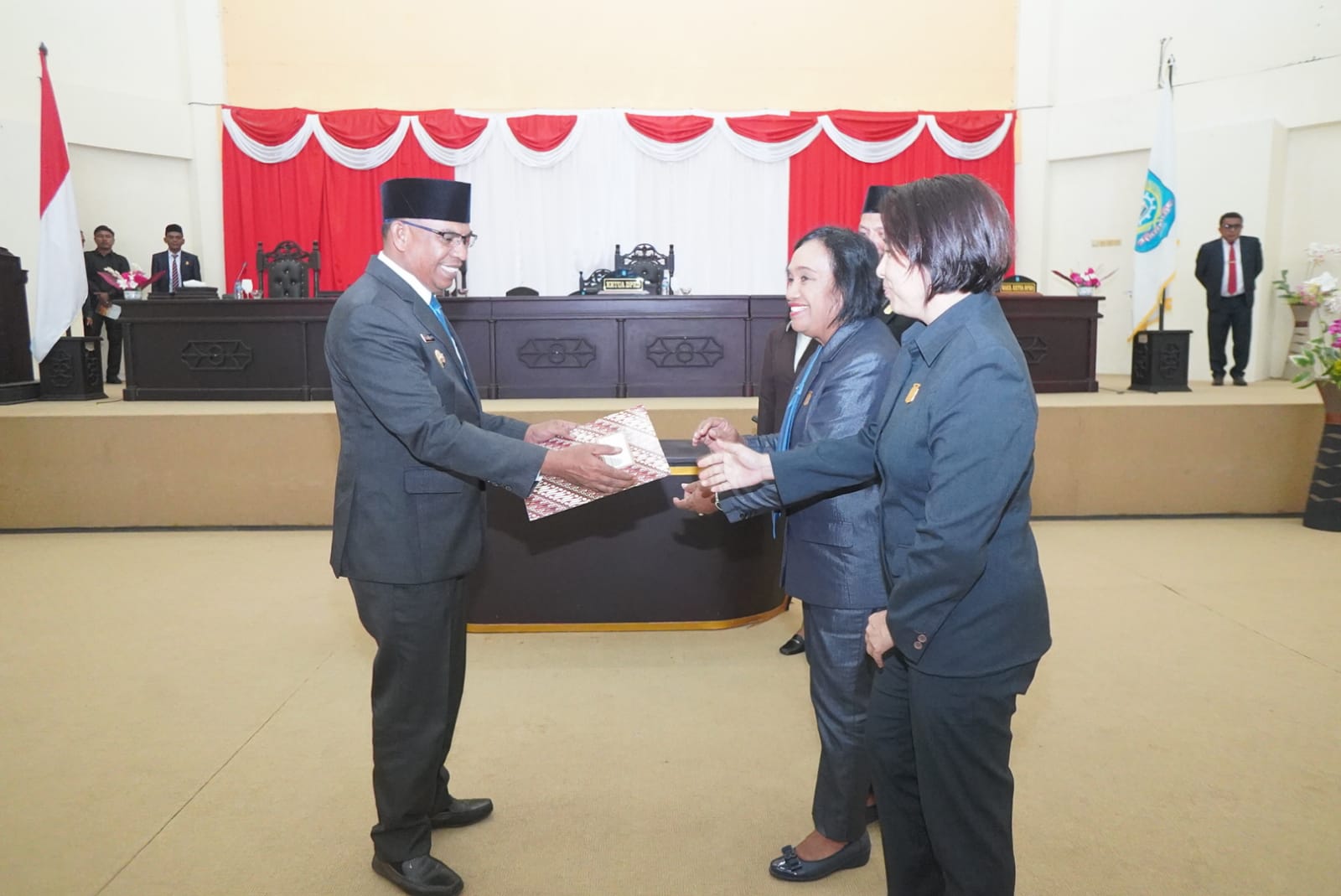 Hadir Di Paripurna LKPJ, Wabup Halut Komitmen Dorong Dua Ranperda