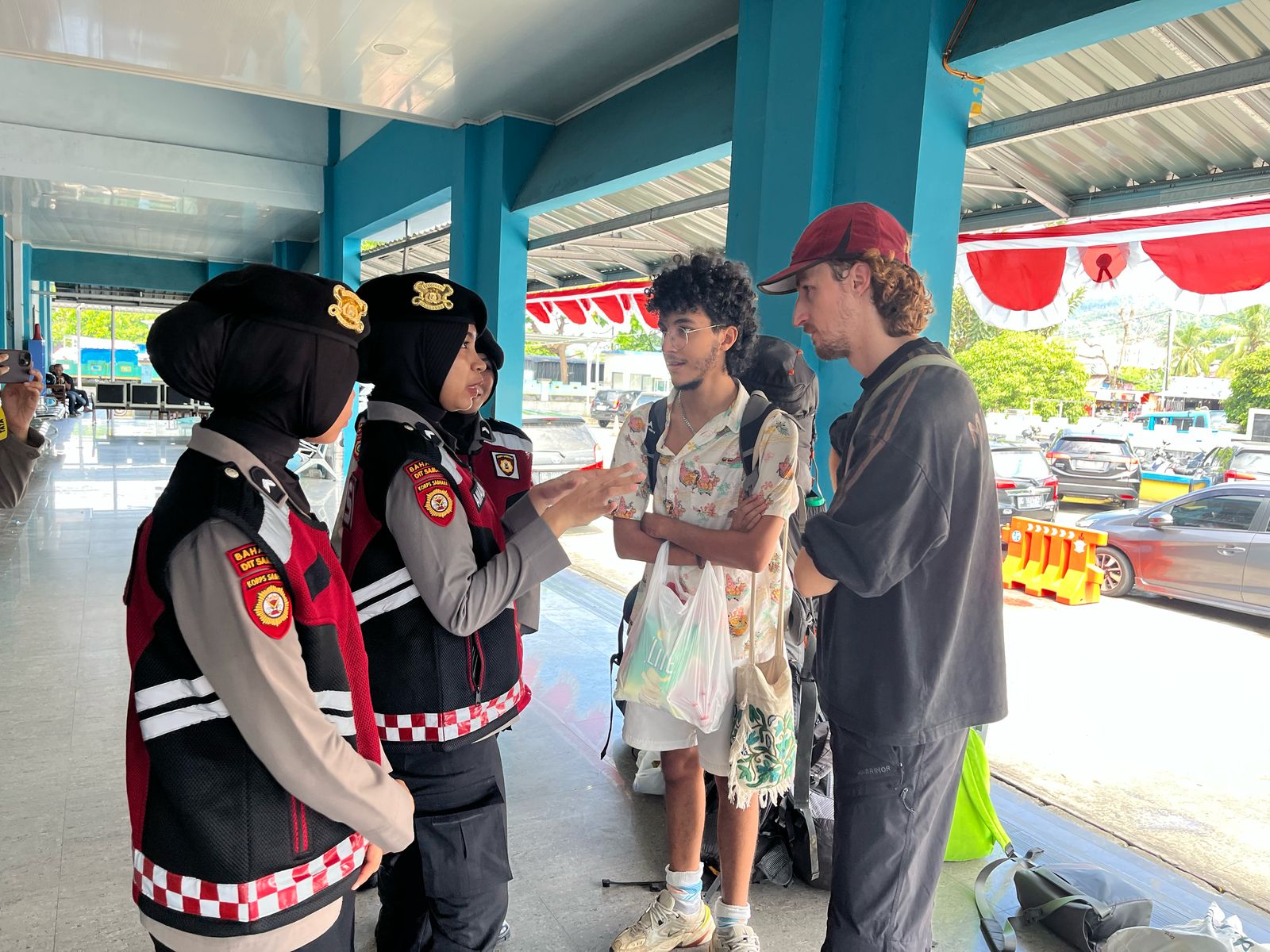 Polwan Polda Malut Laksanakan Patroli Dialogis Dan Berikan Himbauan 