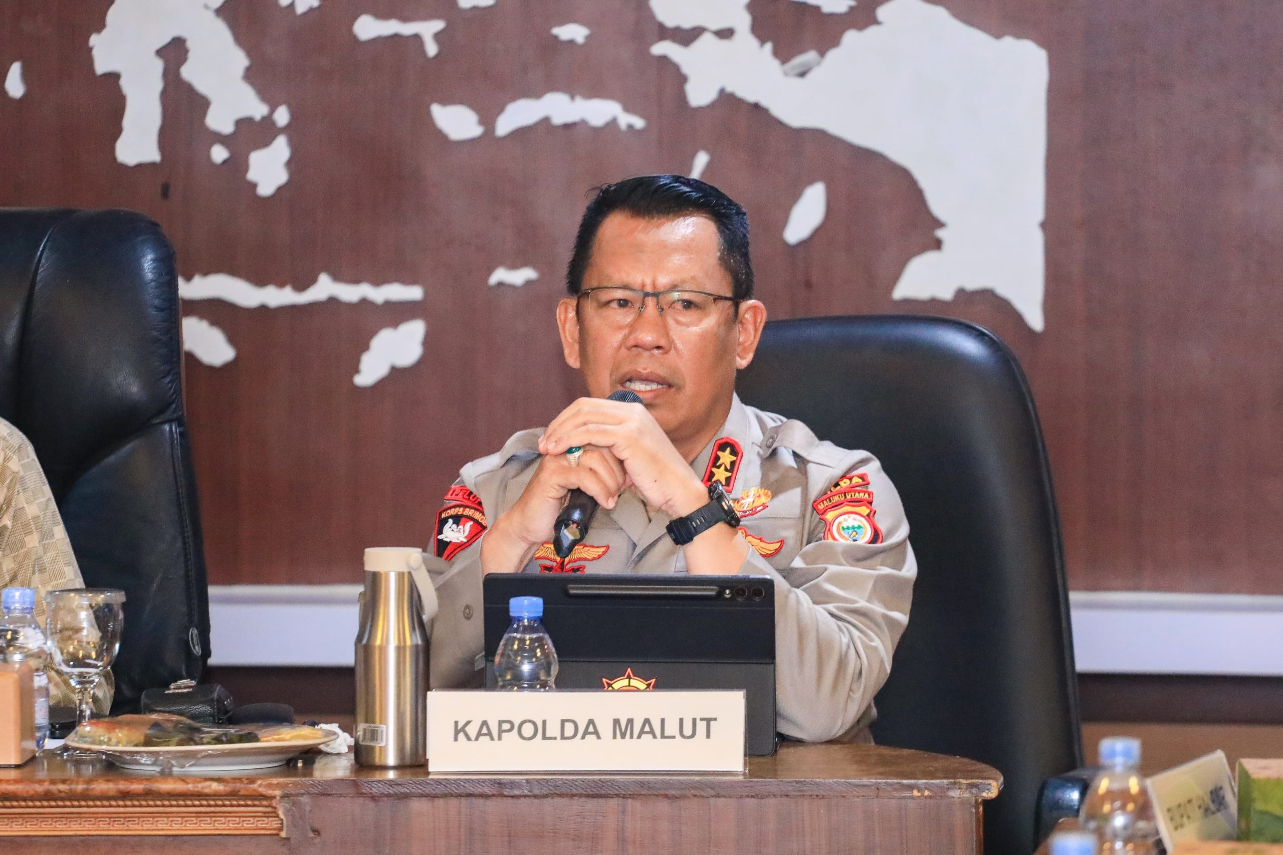 Kapolda Malut Hadiri Pertemuan Penyelsaian Masalah Dilingkar Tambang PT. TUB