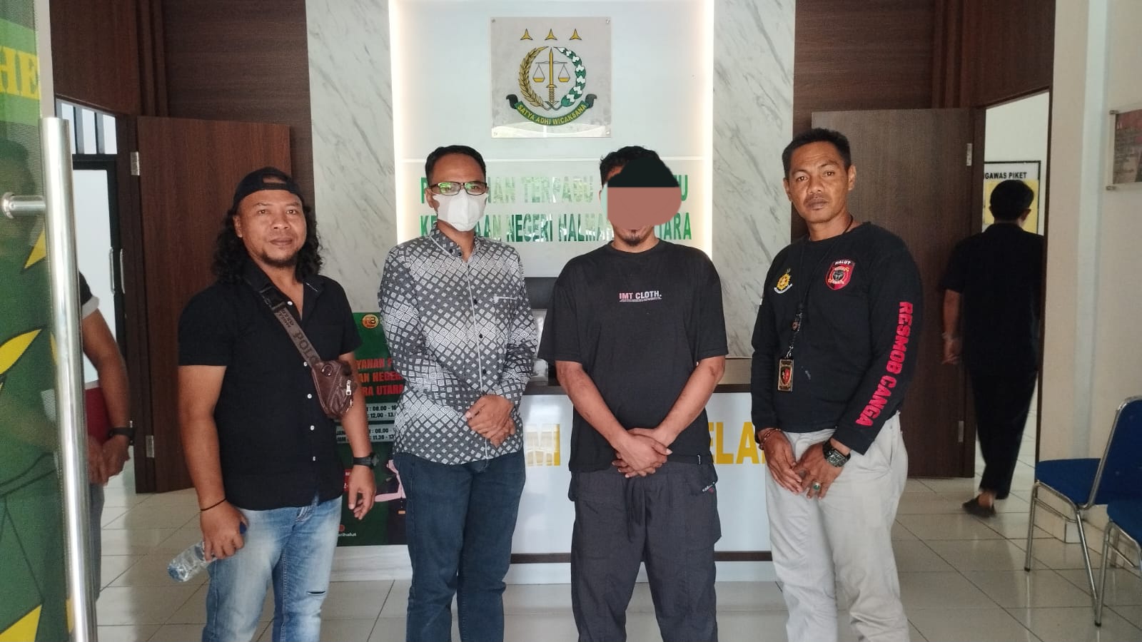 Penyidik Satres Narkoba Polres Halut Serahkan Tersangka Kasus Narkoba Ke Kejari Halut