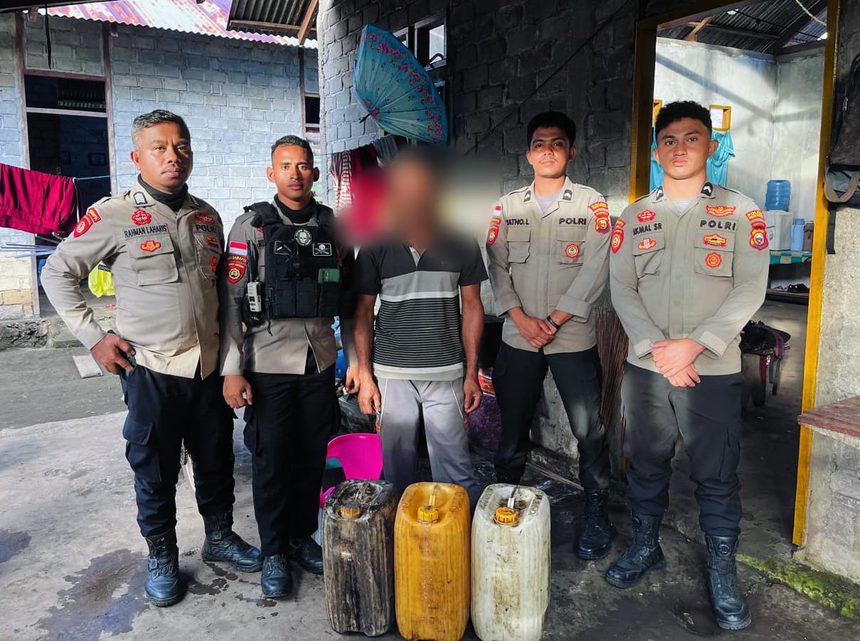 Patroli Dialogis, Sat Samapta Polres Pulau Morotai Amankan 100 Liter Cap Tikus