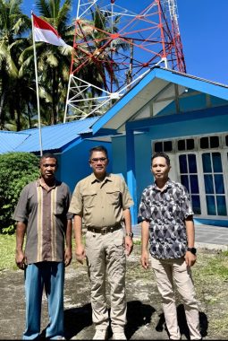 Dirut LPP TVRI Kunjungi Stasiun Transmisi TVRI Di Pulau Saonek