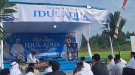 Wabup Halut Dr. Hi. Kasman Hi. Ahmad, bertindak sebagai khatib di Shalat Idul Adha 1446 Hijriah