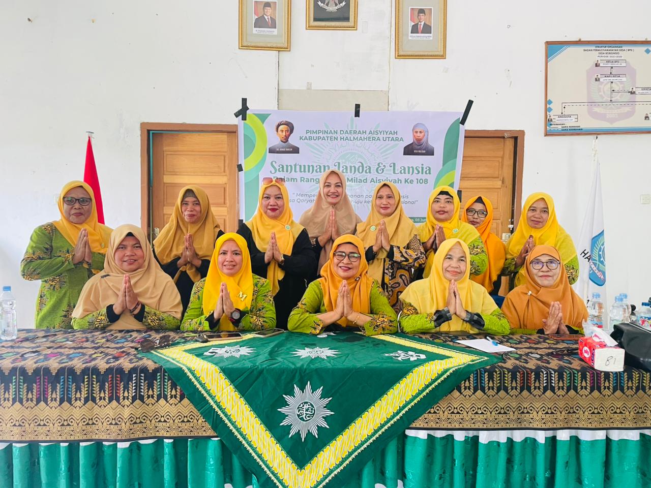 Milad Ke 108 Tahun, Pimpinan Daerah Aisyiyah Halmahera Utara Berbagi Sembako Ke Janda Dan Lansia