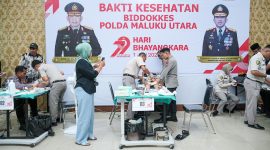 Polda Malut saat melakukan sunatan massal dan donor darah gratis.(Foto/Humas)