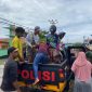 Polres Halsel saat melakukan evaluasi warga saat banjir