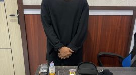 Tersangka pengedar Narkotika jenis sabu saat diamankan Polres Kota Ternate.