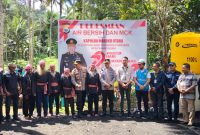 Kapolda Malut Irjem Pol. Waris Agono, meresmikan Desa Wangongirq sebagai Kampong Adat.