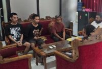 Polres Halut serahkan tersangka pengeroyokan ke Kejari Halut.