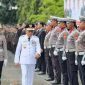 Upacara HUT Bhayangkara ke-79 tahun 2025, Kasat Lantas Polres Halteng Iptu Masqun Abdukih jadi Komandan Upacara.(foto/istimewa)
