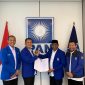 DPP PAN serahkan SK Ketua DPW PAN Malut kepada Dr. Hi. Kasman Hi. Ahmad.(foto/istimewa)
