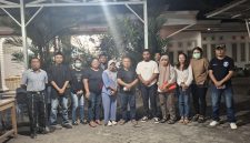 Nakes RSUD Tobelo silahturahim dengan Bupati Halut, Dr. Piet Hein Babua.(foto/istimewa)