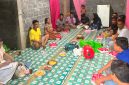 Anggota DPRD Halut Priska Tajibu, saat melakukan reses di Desa Sukamaju.(foto/istimewa)