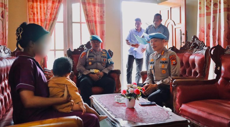 Istri oknum Polisi bersama Propam Polda Malut.(foto/istimewa)
