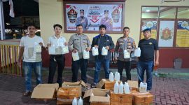 Polres Ternate gagalkan Miras di Pelabuhan Fery Bastong.(foto/humas)