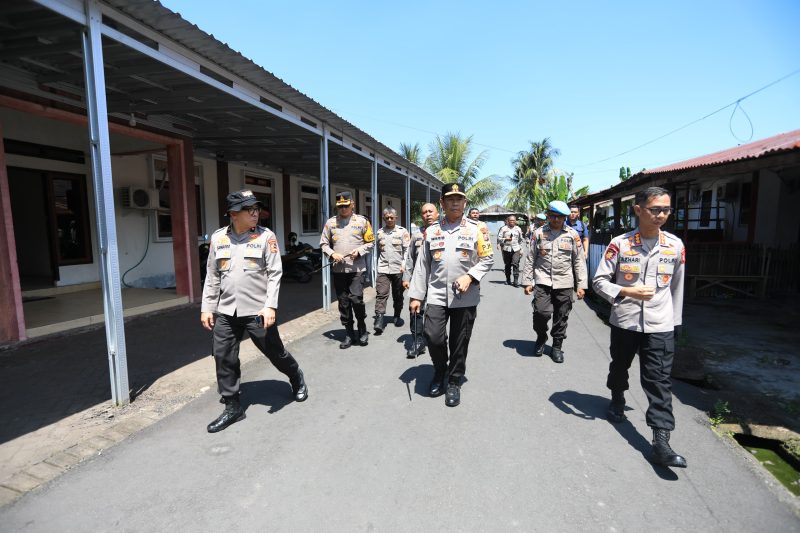 Kapolda Maput, Irjen Pol. Waris Agono.