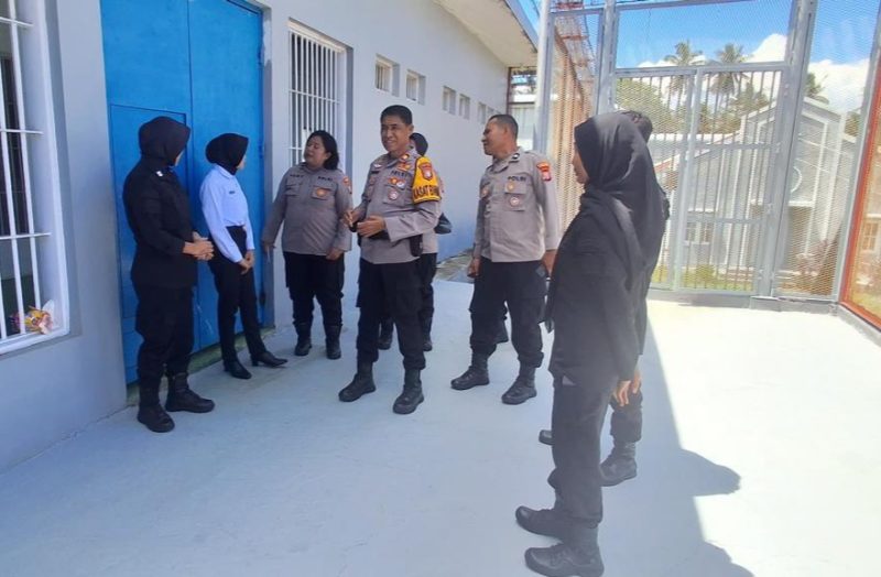 Sat Binmas Polres Ternate Silaturahmi ke Lapas Perempuan Kelas III Ternate.(foto/istimewa)