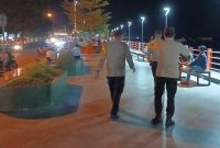 Anggota Polsek Pelabuhan Ahmad Yani, melakukan patroli dialogis.(foto/humas)