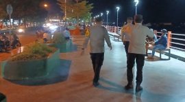 Anggota Polsek Pelabuhan Ahmad Yani, melakukan patroli dialogis.(foto/humas)