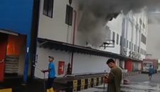 Gudang PT. NICO Terbakar.(foto/istimewa)