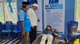 Ketwil DPW PAN Malut Dr. Hi. Kasman Hi. Ahmad pantau kegiatan donor darah.