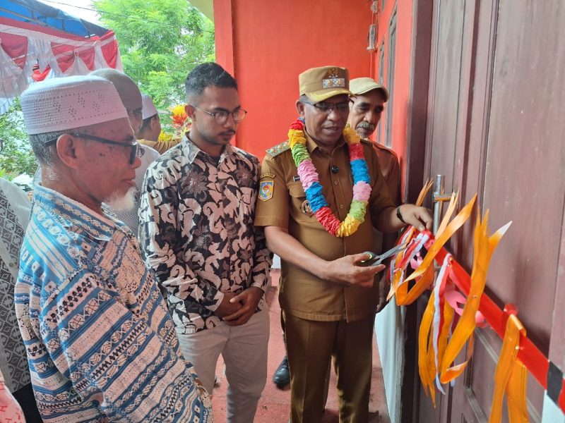 Wabup Halut Dr. Hi. Kasman Hi. Ahmad, resmikan Kopdes Merah Putih Desa Ngidiho.