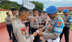Tegakkan Disiplin, Polres Halsel Cek Sikap Tampang Dan Kelengkapan surat Anggota
