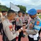Propam Polres Halsel periksa kelengkapan anggota.(foto/humas)