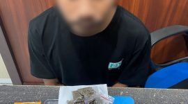 Terduga pelaku ketika diamankan anggota Polres Ternate.(foto/humas)