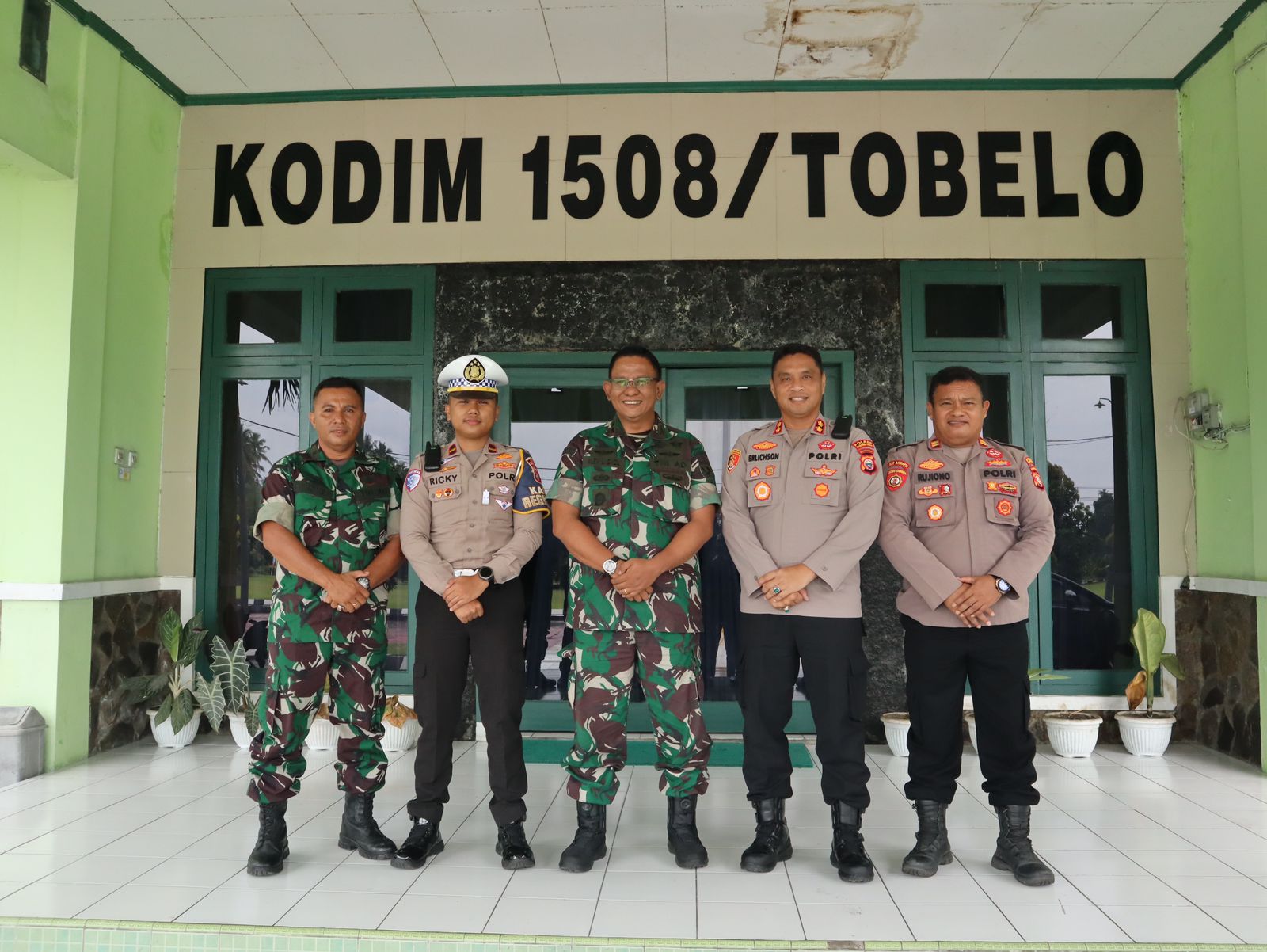 Kapolres Halut Kunjungi Makodim 1508 Tobelo, Perkuat Sinergitas TNI-Polri