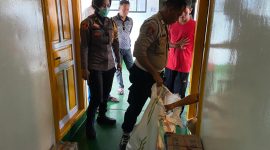 Polisi amankan ratusan botol Miras.