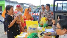 Polda Malut gelar gerakan pangan murah.(foto/humas)