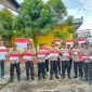 Polsek Ibu bagikan bendera Merah Puti.