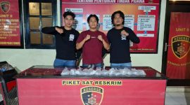 Sat Reskrim Polres Ternate amankan Miras.(foto/humas).