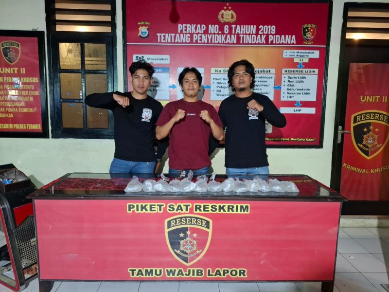 Sat Reskrim Polres Ternate amankan Miras.(foto/humas).