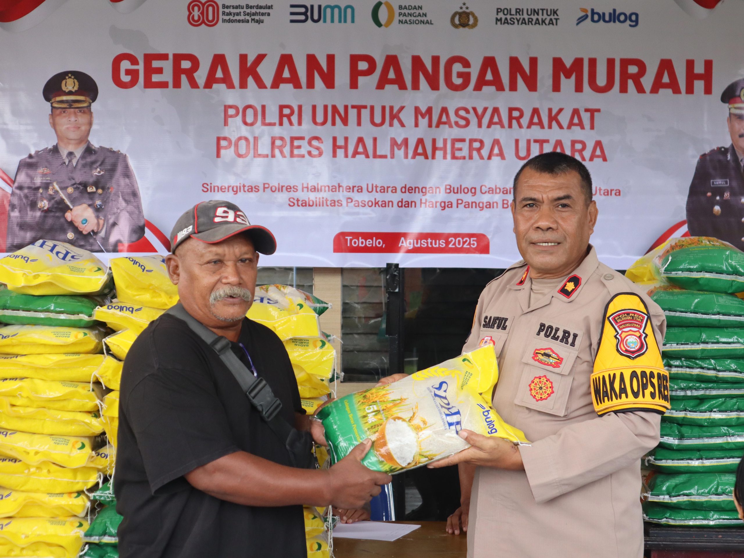 Polres Halut Dan Bulog Gelar Gerakan Pangan Murah, 1,1 Ton Beras Ludes Diserbu Warga
