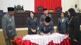 Pemda dan DPRD Halut Tanda tangani KUPA-PPASP