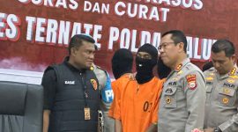 Kapolda Malut pimpin konferensi pers pengungkapan pelaku pencurian sadis.(foto/humas) 