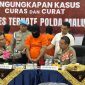 Kapolda Malut hadir konferensi pers, ungkap pelaku pencurian.(foto/humas) 