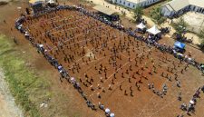 Keceriaan Festival Hari Anak Obi di Permukiman Baru Desa Kawasi.