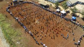 Keceriaan Festival Hari Anak Obi di Permukiman Baru Desa Kawasi.