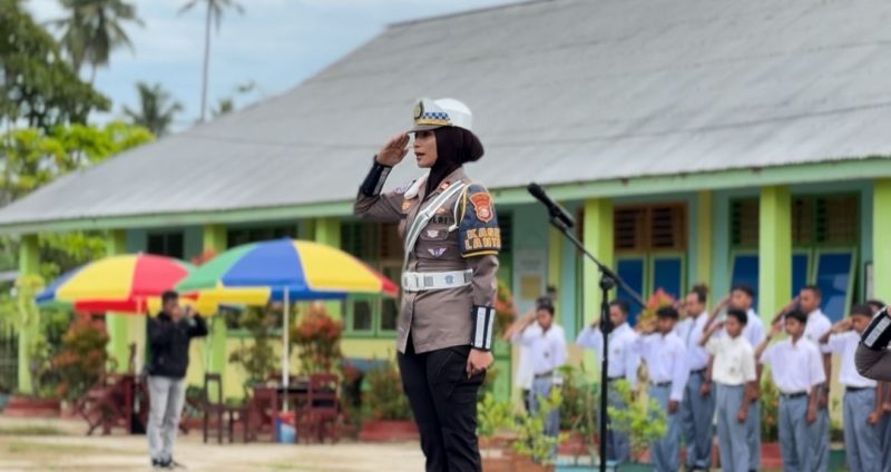 Kasat lantas Polres Halteng jadi irup di upacara HUT Polwan ke-77