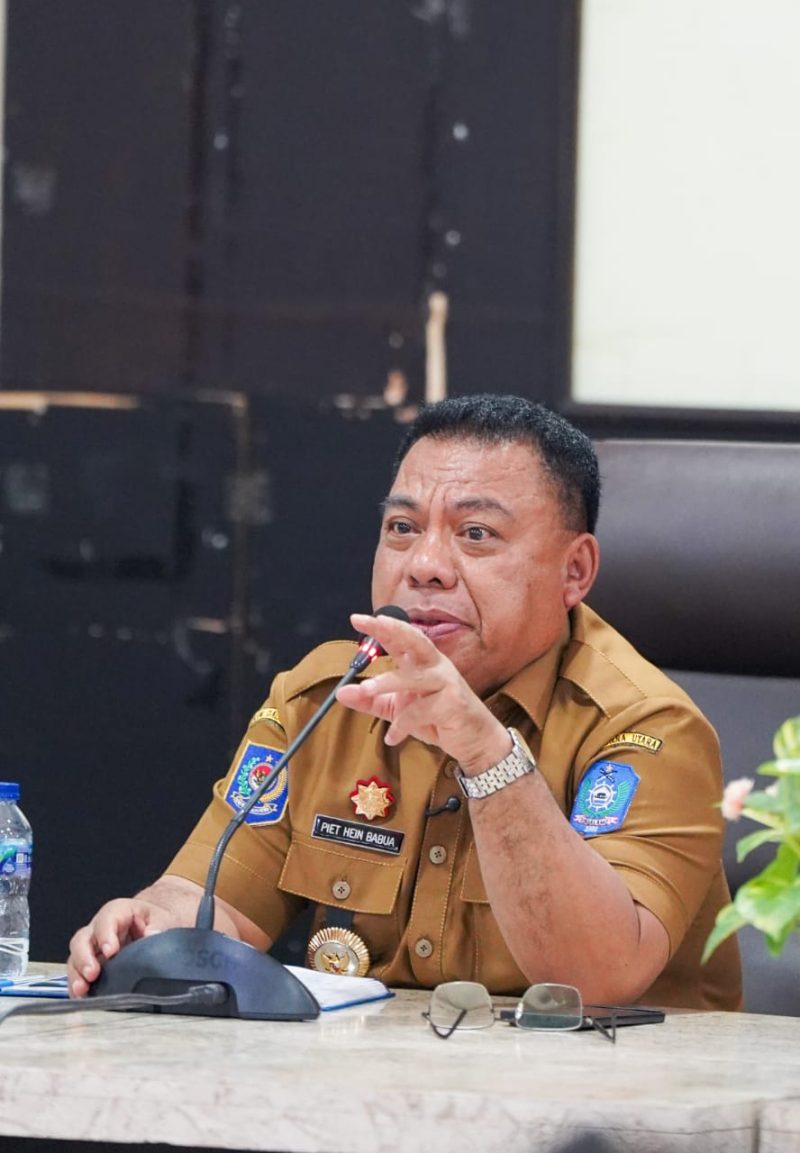 Bupati Halut, Dr. Piet Hein Babua. 
