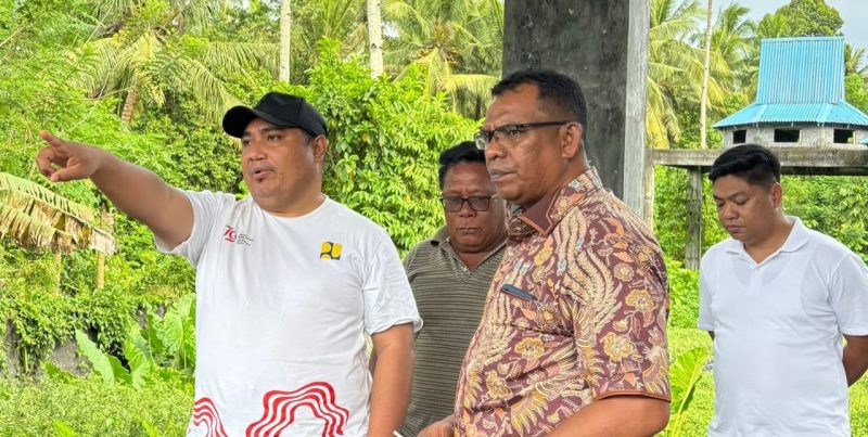 Wakil Bupati didpunggi Kadis PUTR meninjau lokasi RS PKU Muhammadiyah Galela. 
