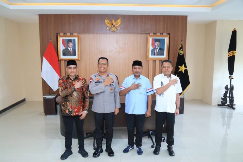 Pengurus IKA PMII Malut silaturahim dengan Kapolda Malut. 