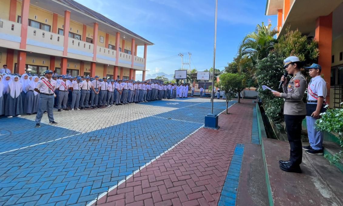 Polantas Menyapa Sekolah, Ditlantas Polda Malut Ajak Pelajar Jadi Pelopor Tertib Lalu Lintas